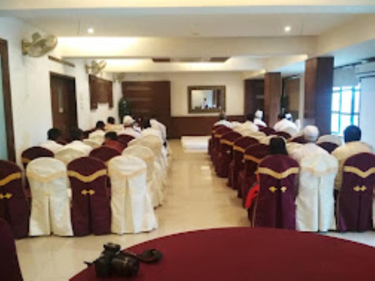Hotel Sai Saya,Nashik Zewnętrze zdjęcie