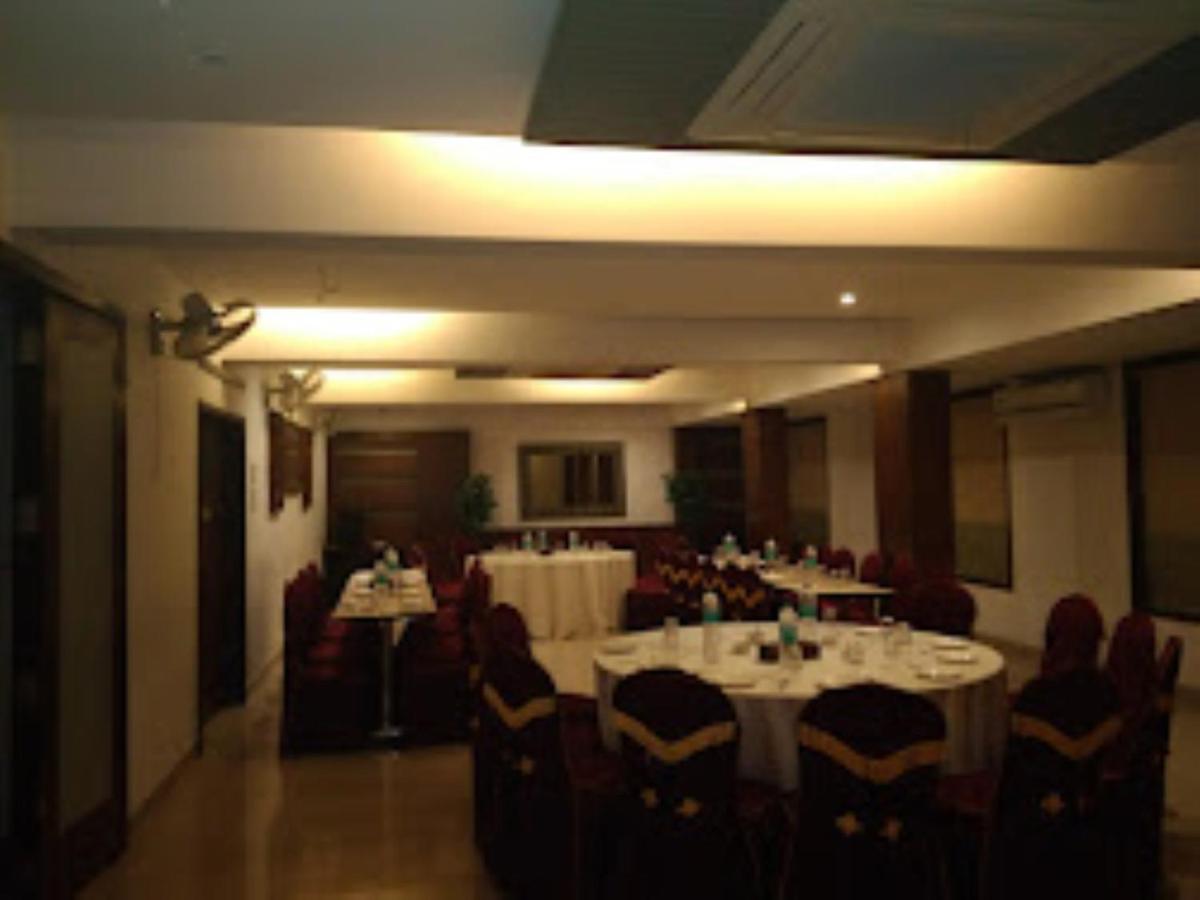 Hotel Sai Saya,Nashik Zewnętrze zdjęcie