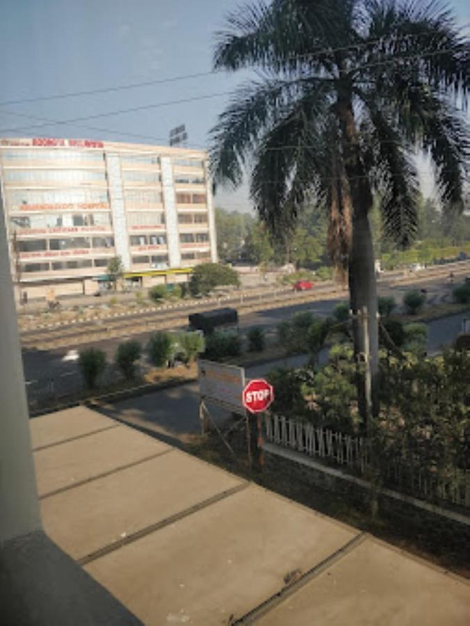 Hotel Sai Saya,Nashik Zewnętrze zdjęcie