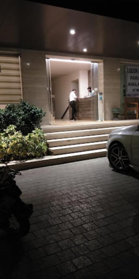 Hotel Sai Saya,Nashik Zewnętrze zdjęcie