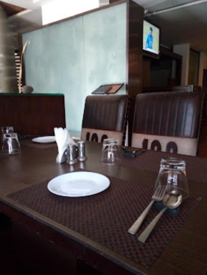 Hotel Sai Saya,Nashik Zewnętrze zdjęcie