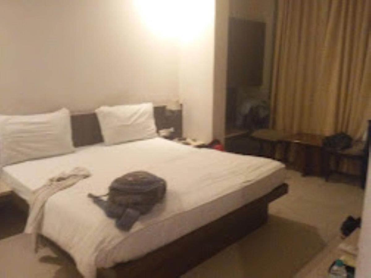 Hotel Sai Saya,Nashik Zewnętrze zdjęcie