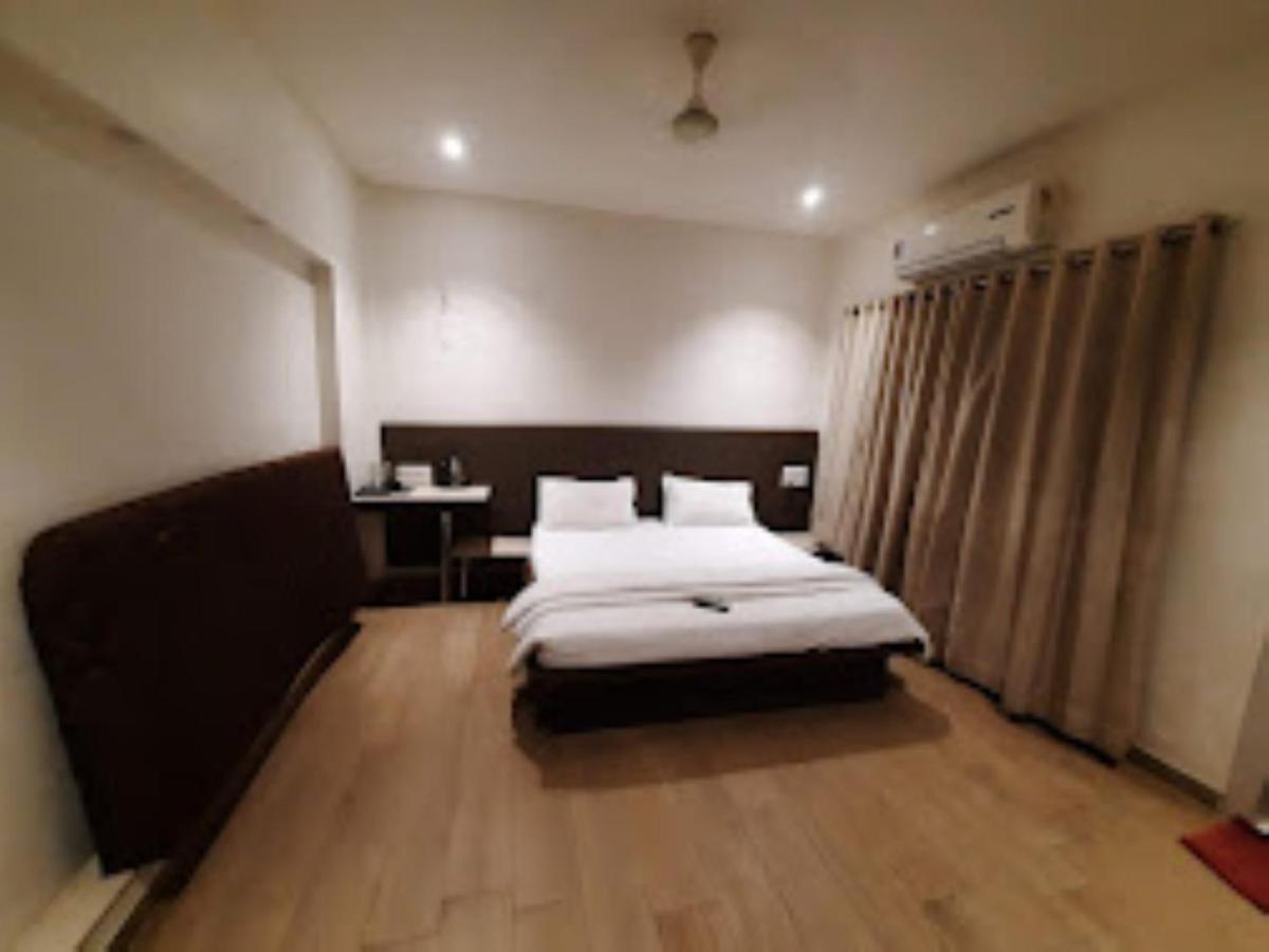 Hotel Sai Saya,Nashik Zewnętrze zdjęcie